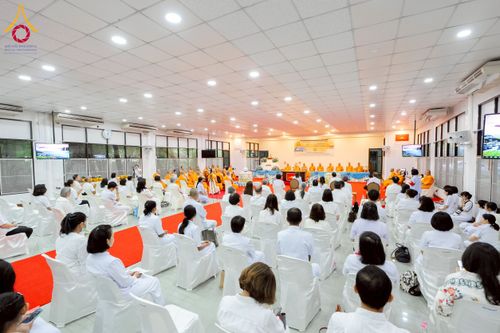 ภาพ No.221449:วันอาทิตย์ที่ 27 เมษายน พ.ศ. 2568 พิธีเจริญพระพุทธมนต์สมโภชดวงแก้วธรรมชัย เนื่องในโอกาสบูชาธรรม 81 ปีหลวงพ่อธัมมชโย อัญเชิญประดิษฐานเนื่องในโอกาสสถาปนาวัดพระธรรมกายไอซ์แลนด์ ณ อาคารปลูกศรัทธา 1 วัดพระธรรมกาย อำเภอคลองหลวง จังหวัดปทุมธานี