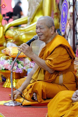 ภาพ No.203589:พิธีทอดผ้าป่าทำนุบำรุงศาสนสถาน ณ วัดตะเคียน ตำบลบางคูเวียง อำเภอบางกรวย จังหวัดนนทบุรี ในโครงการธรรมยาตรา กตัญญูบูชา มหาปูชนียาจารย์ พระมงคลเทพมุนี(สด จนฺทสโร) พระผู้ปราบมาร อนุสรณ์สถาน 7 แห่ง ปีที่ 13 วันที่ 29 มกราคม พ.ศ. 2568