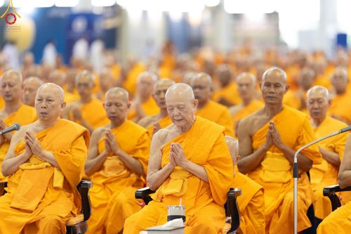 ภาพ No.151237:พิธีบูชาข้าวพระ ในวันอาทิตย์ต้นเดือน วันที่ 1 กันยายน พ.ศ. 2567 ณ สภาธรรมกายสากล วัดพระธรรมกาย