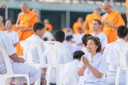 ภาพ No.180070:พิธีปลงผมนาคธรรมทายาท ในโครงการอุปสมบทหมู่ บูชาธรรมมหาปูชนียาจารย์ (ศูนย์อบรมวัดพระธรรมกาย) วันที่ 1 ธันวาคม พ.ศ. 2567 ณ ลานธรรมหารัตนวิหารคด วัดพระธรรมกาย จ.ปทุมธานี