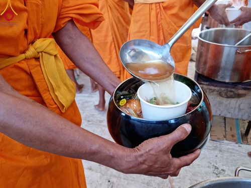 ภาพ No.115132:พิธีถวายภัตตาหารเป็นสังฆทาน แด่คณะพระธรรมยาตรา ปีที่ 12 วันที่ 19 มกราคม พ.ศ. 2567 ณ วัดโบสถ์(บน) บางคูเวียง จ.นนทบุรี