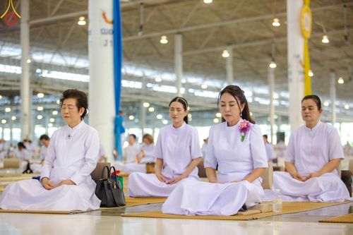 ภาพ No.151520:พิธีจุดเทียนใจ ไฟนิรันดร์ อนันตชัย ณ สภาธรรมกายสากล วัดพระธรรมกาย วันอาทิตย์ต้นเดือนที่ 1 กันยายน พ.ศ. 2567