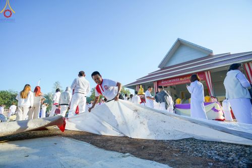 ภาพ No.103915:พิธีตักบาตรพระ 1,000 รูป ครั้งที่ 7 ถวายเป็นพุทธบูชา เพื่อช่วยเหลือคณะสงฆ์ 323 วัด 4 จังหวัดชายแดนภาคใต้ และถวายแด่คณะสงฆ์จังหวัดพิษณุโลก ณ ลานธรรมธุดงคสถานพิษณุโลก อ.วังทอง จ.พิษณุโลก วันที่ 24 ธันวาคม พ.ศ. 2566