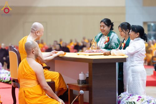 ภาพ No.207606:พิธีมอบโล่พระราชทาน สมเด็จพระกนิษฐาธิราชเจ้า กรมสมเด็จพระรัตนราชสุดาฯ สยามบรมราชกุมารี และโล่เกียรติยศโครงการตอบปัญหาธรรมะ "ทางก้าวหน้า" ครั้งที่ 42 พิธีมอบโล่วัชรเกียรติยศ โครงการตอบปัญหาศีลธรรมเพื่อสันติภาพโลก (WORLD-PEC) ครั้งที่ 18 วันที่ 12 ก.พ. 2568