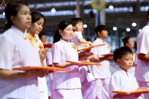 ภาพ No.244001:วันอาทิตย์ที่ 7 กันยายน พ.ศ. 2568 พิธีทอดผ้าป่าสมทบกฐินวัดพระธรรมกาย และสมทบกฐิน 30,000 วัดทั่วไทย ครั้งที่ 2 ณ ห้องแก้วสารพัดนึก 1 วัดพระธรรมกาย