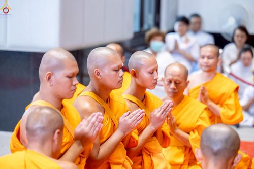 ภาพ No.227774:วันเสาร์ที่ 31 พฤษภาคม พ.ศ.2568 พิธีถวายผ้าไตรแด่สามเณรผู้เข้ารับการอุปสมบท , พิธีอุปสมบทสามเณรเตรียม DCI วัดพระธรรมกาย จ.ปทุมธานี