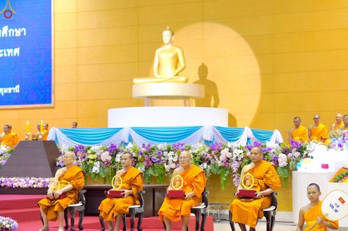 ภาพ No.236289:วันที่ 3 สิงหาคม พ.ศ. 2568 พิธีมุทิตาสักการะพระภิกษุ ผู้สอบได้เปรียญธรรม 9 ประโยค ระดับโลก ปีที่ 37, พิธีมอบโล่และทุนการศึกษา สำนักเรียนบาลีดีเด่นทั่วประเทศ ณ ห้องแก้วสารพัดนึก 1 วัดพระธรรมกาย