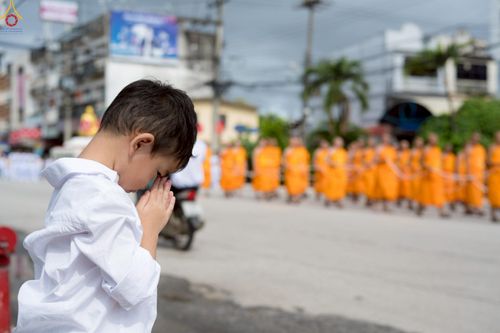 ภาพ No.239249:วันอาทิตย์ที่ 17 สิงหาคม พ.ศ. 2568 พิธีอัญเชิญรูปเหมือนพระมงคลเทพมุนี (สด จันทสโร) ณ ศาลากลางจังหวัดเลย ถึงลานพญานาค สวนสาธารณะกุดป่อง อ.เมือง จ.เลย