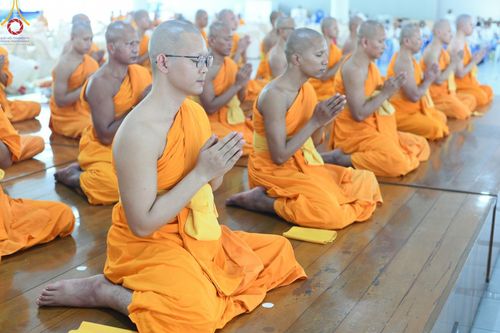 ภาพ No.162206:พิธีถวายภัตตาหารเมนูสวรรค์ เนื่องในวันออกพรรษา (ขึ้น 15 ค่ำ เดือน 11) วันพฤหัสบดีที่ 17 ตุลาคม พ.ศ. 2567 ณ หอฉันคุณยายอาจารย์ฯ วัดพระธรรมกาย