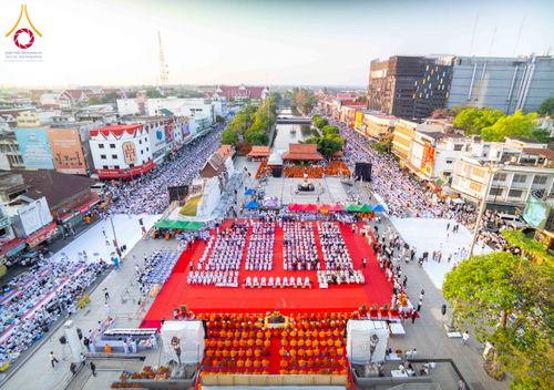 ภาพ No.312780:วันอาทิตย์ที่ 8 มีนาคม พ.ศ.2569 ทำบุญเมืองนครราชสีมา 558 ปี ตักบาตรพระ 10,000 รูป (ภาพชุดที่ 2)