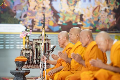 ภาพ No.162803:โครงการกฐินสามัคคีทั่วไทย 30,000 วัด บูชาธรรม 80 ปี หลวงพ่อธัมมชโย โดย คณะศิษยานุศิษย์วัดพระธรรมกาย ณ วัดโบสถ์บน จ.นนทบุรี วันที่ 19 ตุลาคม พ.ศ. 2567