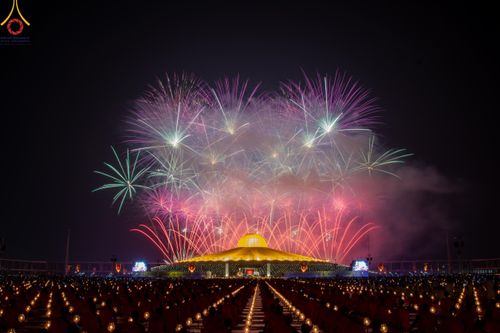 ภาพ No.122294:พิธีจุดประทีปถวายเป็นพุทธบูชา และบูชาธรรมมหาปูชนียาจารย์ พระมงคลเทพมุนี(สด จนฺทสโร) ในโครงการธรรมยาตรา กตัญญูบูชา มหาปูชนียาจารย์ พระมงคลเทพมุนี(สด จนฺทสโร) พระผู้ปราบมาร อนุสรณ์สถาน 7 แห่ง ปีที่ 12 วันที่ 31 มกราคม พ.ศ. 2567 ณ วัดพระธรรมกาย จ.ปทุมธานี (