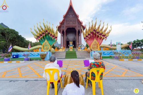 ภาพ No.222222:วันที่ 26-27 เมษายน พ.ศ. 2568 ศูนย์ปฏิบัติธรรมสวนผึ้ง ร่วมกับ ธุดงค์คสถานประจวบคีรีขันธ์ และวัดอ่าวน้อย  จัดกิจกรรมเดินธรรมยาตรา ตักบาตรข้าวสารอาหารแห้ง และจุดประทีปถวายเป็นพุทธบูชา ณ วัดอ่าวน้อย จ.ประจวบคีรีขันธ์