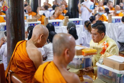 ภาพ No.202220:พิธีเจริญพระพุทธมนต์ ปฏิบัติธรรม มอบทุนการศึกษา ถวายสังฆทาน 108 วัด เพื่อถวายเป็นพุทธบูชา และขับเคลื่อนโครงการหมู่บ้านรักษาศีล 5 โดยคณะสงฆ์จังหวัดนครปฐม คณะศิษยานุศิษย์วัดพระธรรมกาย โครงการธรรมยาตรา ปีที่ 13 ณ วัดบางปลา อำเภอบางเลน จังหวัดนครปฐม