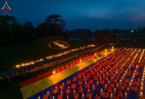 ภาพ No.132417:พิธีจุดโคมประทีปถวายเป็นพุทธบูชา ในโครงการบรรพชา 1,250 รูป ณ แดนประสูติ สวนลุมพินี ประเทศเนปาล วันที่ 17 มีนาคม พ.ศ. 2567