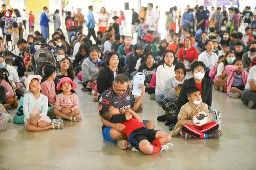 ภาพ No.193939:วัดพระธรรมกาย จัดงานวันเด็กแห่งชาติ ประจำปี พ.ศ.2568 ออกร้านอาหาร 200 ร้าน มอบของขวัญหลายหมื่นชิ้น วันที่ 12 มกราคม พ.ศ. 2568 วัดพระธรรมกาย อ.คลองหลวง จ.ปทุมธานี