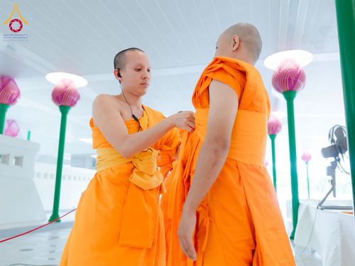 ภาพ No.144160:พิธีบรรพชาอุปสมบทหมู่ พระธรรมทายาทนานาชาติ(ภาษาจีน) รุ่น 19 ณ วัดพระธรรมกาย จ.ปทุมธานี วันเสาร์ที่ 13 กรกฎาคม พ.ศ. 2567