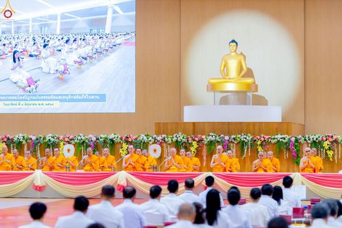 ภาพ No.228393:วันอาทิตย์ที่ 8 มิถุนายน พ.ศ. 2568 พิธีถวายทุนสนับสนุนพระไตรปิฎกฉบับธรรมชัย และอนุรักษ์คัมภีร์โบราณ ณ ห้องแก้วสารพัดนึก 2 วัดพระธรรมกาย