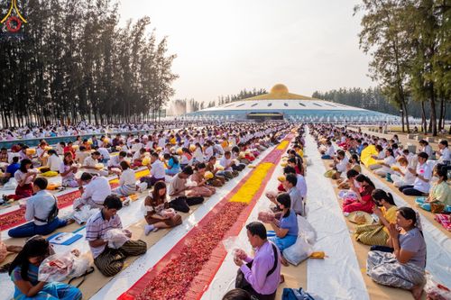ภาพ No.120089:พิธีต้อนรับพระธรรมยาตรา ในโครงการธรรมยาตรา กตัญญูบูชา มหาปูชนียาจารย์ พระมงคลเทพมุนี(สด จนฺทสโร) พระผู้ปราบมาร อนุสรณ์สถาน 7 แห่ง ปีที่ 12 วันที่ 28 มกราคม พ.ศ. 2567 ณ วัดพระธรรมกาย จ.ปทุมธานี