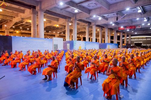 ภาพ No.241052:วันพุธที่ 27 สิงหาคม พ.ศ. 2568 พิธีจุดประทีป ในวันธรรมชัย ณ วัดพระธรรมกาย