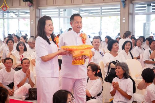 ภาพ No.148660:พิธีบุพเปตพลี, พิธีทอดผ้าป่า, พิธีไถ่ชีวิตโค 80 ตัว ให้ชีวิตสัตว์เป็นทาน ณ ศูนย์ปฎิบัติธรรมภาคใต้ อ.บางกล่ำ จ.สงขลา วันเสาร์ที่ 10 สิงหาคม พ.ศ. 2567