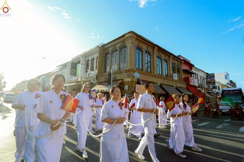 ภาพ No.248793:วันที่ 20 กันยายน พ.ศ. 2568 พิธีอัญเชิญรูปหล่อหลวงปู่วัดปากน้ำ ภาษีเจริญ จากวัดมงคลนิมิตร พระอารามหลวง เพื่อประดิษฐาน ณ วิหารพระมงคลเทพมุนี (สด จนฺทสโร)  ศูนย์ปฏิบัติธรรมภูเก็ต จ.ภูเก็ต