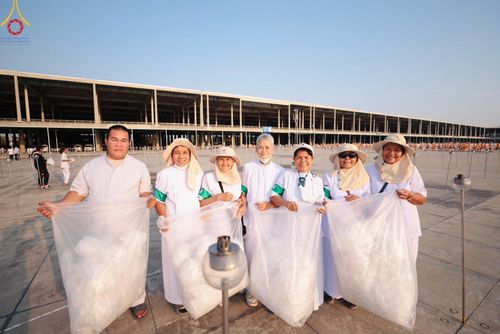 ภาพ No.125438:V.27 มาฆะ สาธุ  การรับบุญเตรียมงาน ปฎิบัติงาน เก็บงาน ของเจ้าหน้าที่หน่วยงานต่างๆ เพื่อวันมาฆบูชา วันเสาร์ที่ 24 กุมภาพันธ์  พ.ศ. 2567 ณ วัดพระธรรมกาย จ.ปทุมธานี