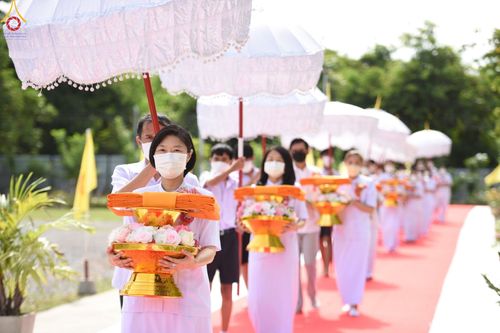 ภาพ No.51897:พิธีทอดผ้าป่าต่อเติมส่วนขยายหอฉันคุณยาย และเปิดป้ายคุณยายอาจารย์มหารัตนอุบาสิกาจันทร์ ขนนกยูง ณ ศูนย์ปฎิบัติธรรมสระบุรี