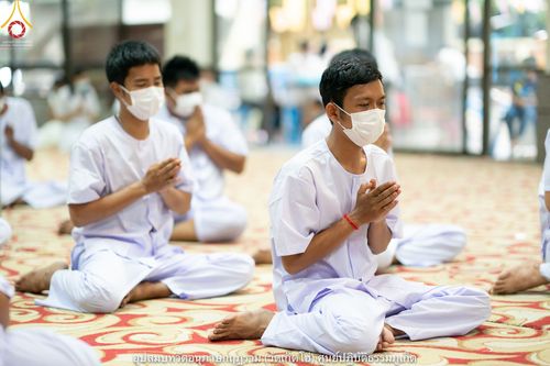 ภาพ No.40757:พิธีตัดปอยผม ปลงผม ขอขมารับผ้าไตรและพิธีบรรพชา ในโครงการอุปสมบท บูชาธรรมมหาปูชนียาจารย์ ประจำปี 2564 ชุดที่ 16