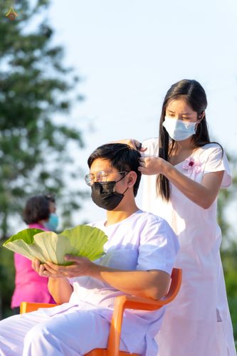 ภาพ No.43618:พิธีตัดปอยผมธรรมทายาท ณ เมืองโบราณ จ.สมุทรปราการ