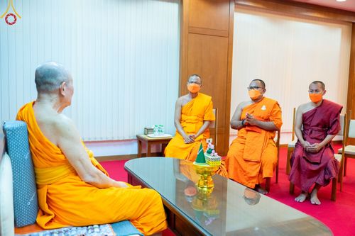 ภาพ No.49387:ประมวลภาพเจ้าคณะจังหวัดไพลินและคณะสงฆ์ ประเทศกัมพูชา เข้าเยี่ยมชมวัดพระธรรมกาย