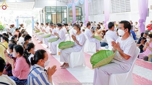 ภาพ No.39555:พิธีตัดปอยผม ปลงผม ขอขมารับผ้าไตรและพิธีบรรพชา ในโครงการอุปสมบท บูชาธรรมมหาปูชนียาจารย์ ประจำปี 2564 ชุดที่ 3