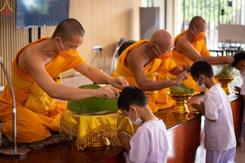 ภาพ No.44812:ประมวลภาพพิธีบรรพชา ในโครงการบรรพชาสามเณรฟื้นฟูพระพุทธศาสนาทั่วไทย ณ ศูนย์อบรมเยาวชนบางปะหัน