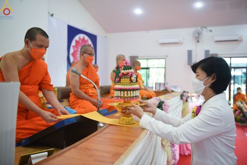 ภาพ No.43711:ประมวลภาพพิธีมอบโล่และใบประกาศเกียรติคุณ โครงการเจริญพุทธมนต์ บทธัมมจักกัปปวัตตนสูตร โรงเรียนที่มีผลการดำเนินกิจกรรมดีเด่น จังหวัดสระบุรี