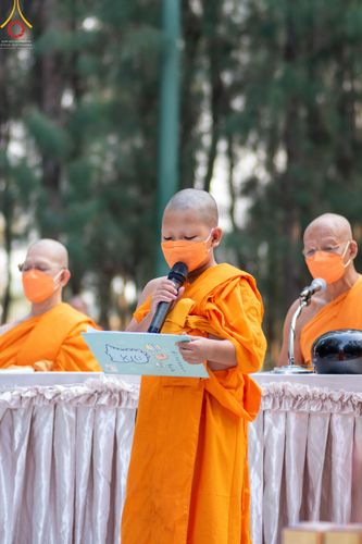 ภาพ No.45897:ประมวลภาพพิธีตักบาตรและทอดผ้าป่า โครงการบรรพชาสามเณรฟื้นฟูพระพุทธศาสนาทั่วไทย ณ อนุสรณ์สถานพระมงคลเทพมุนี