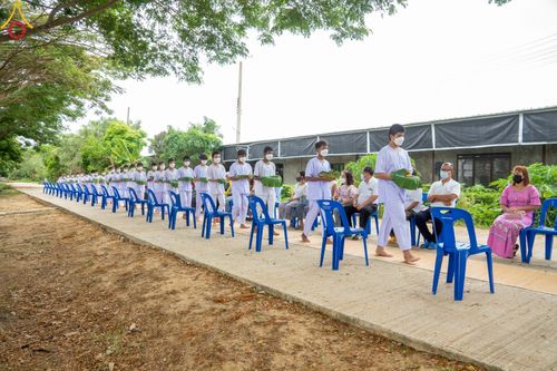 ภาพ No.43880:ประมวลภาพพิธีปลงผมธรรมทายาท โครงการบรรพชาสามเณรฟื้นฟูพระพุทธศาสนาทั่วไทย ณ ศูนย์อบรมเยาวชนนครปฐม