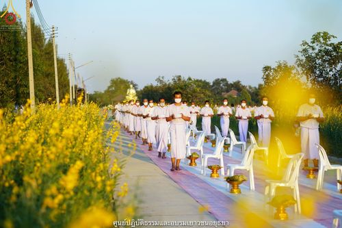 ภาพ No.39775:พิธีตัดปอยผม ปลงผม ขอขมารับผ้าไตรและพิธีบรรพชา ในโครงการอุปสมบท บูชาธรรมมหาปูชนียาจารย์ ประจำปี 2564 ชุดที่ 6