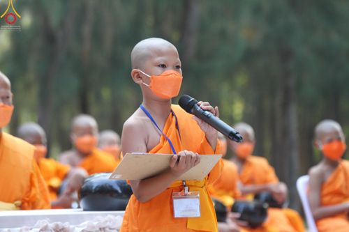 ภาพ No.45899:ประมวลภาพพิธีตักบาตรและทอดผ้าป่า โครงการบรรพชาสามเณรฟื้นฟูพระพุทธศาสนาทั่วไทย ณ อนุสรณ์สถานพระมงคลเทพมุนี