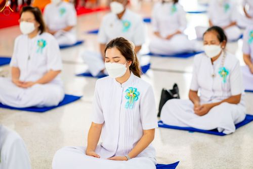 ภาพ No.47828:ประมวลภาพพิธีปิดแผ่นทองรูปเหมือนพระมงคลเทพมุนี (สด จนฺทสโร) พระผู้ปราบมาร และดวงแก้วธรรมชัย