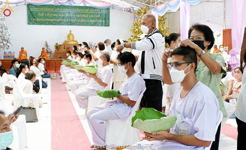 ภาพ No.39554:พิธีตัดปอยผม ปลงผม ขอขมารับผ้าไตรและพิธีบรรพชา ในโครงการอุปสมบท บูชาธรรมมหาปูชนียาจารย์ ประจำปี 2564 ชุดที่ 3