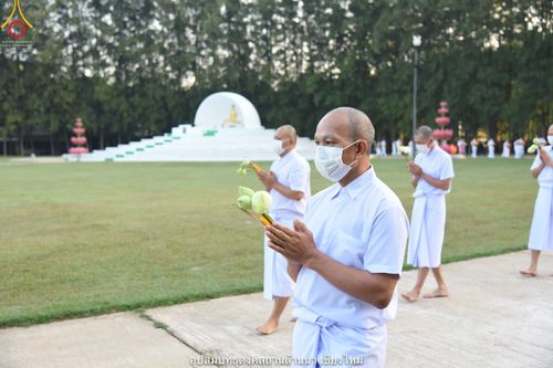 ภาพ No.40657:พิธีตัดปอยผม ปลงผม ขอขมารับผ้าไตรและพิธีบรรพชา ในโครงการอุปสมบท บูชาธรรมมหาปูชนียาจารย์ ประจำปี 2564 ชุดที่ 15