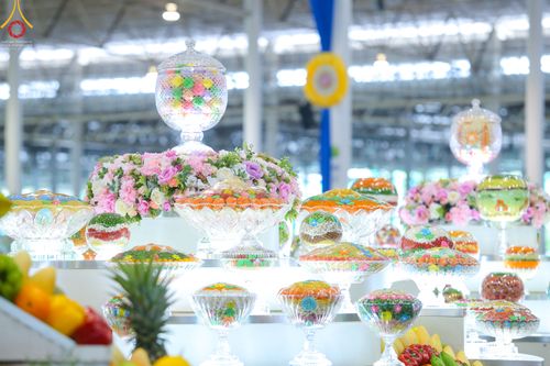 ภาพ No.52285:ประมวลภาพพิธีบูชาข้าวพระ (วันอาทิตย์ต้นเดือนตุลาคม) ณ วัดพระธรรมกาย จ.ปทุมธานี 