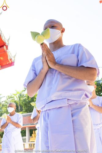 ภาพ No.40417:พิธีตัดปอยผม ปลงผม ขอขมารับผ้าไตรและพิธีบรรพชา ในโครงการอุปสมบท บูชาธรรมมหาปูชนียาจารย์ ประจำปี 2564 ชุดที่ 13