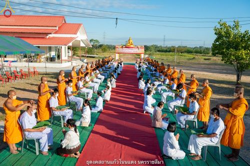 ภาพ No.40248:พิธีตัดปอยผม ปลงผม ขอขมารับผ้าไตรและพิธีบรรพชา ในโครงการอุปสมบท บูชาธรรมมหาปูชนียาจารย์ ประจำปี 2564 ชุดที่ 11