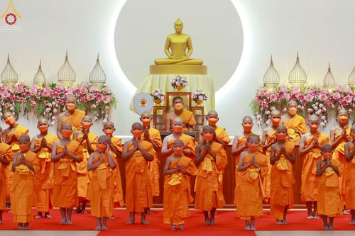 ภาพ No.44927:ประมวลภาพพิธีบรรพชา ในโครงการบรรพชาสามเณรฟื้นฟูพระพุทธศาสนาทั่วไทย ณ ศูนย์อบรมเยาวชนกาญจนบุรี