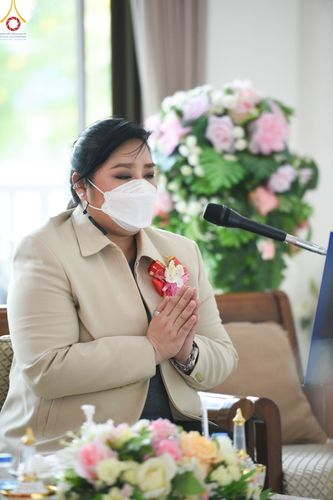 ภาพ No.43710:ประมวลภาพพิธีมอบโล่และใบประกาศเกียรติคุณ โครงการเจริญพุทธมนต์ บทธัมมจักกัปปวัตตนสูตร โรงเรียนที่มีผลการดำเนินกิจกรรมดีเด่น จังหวัดสระบุรี