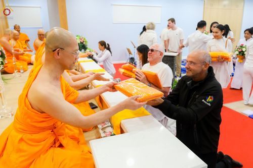 ภาพ No.55689:ประมวลภาพพิธีทอดกฐินสามัคคี ณ วัดพุทธเคปทาวน์ ​สาธารณรัฐ​แอฟริกาใต้​  (วันที่ 23 ตุลาคม พ.ศ. 2565)