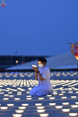 ภาพ No.46297:ประมวลภาพพิธีจุดวิสาขประทีป 2565 ณ วัดพระธรรมกาย