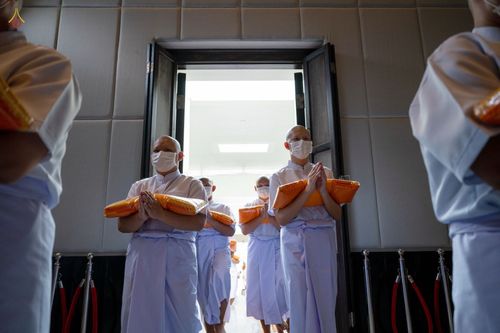 ภาพ No.47641:ประมวลภาพพิธีอุปสมบท โครงการบรรพชาอุปสมบทหมู่ รุ่นเข้าพรรษา 2565