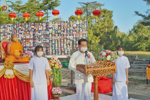 ภาพ No.43391: พิธีตักบาตรพระ 1,000 รูป ถวายเป็นพุทธบูชา ณ วัดห้วยตองสัก  จ.เชียงใหม่